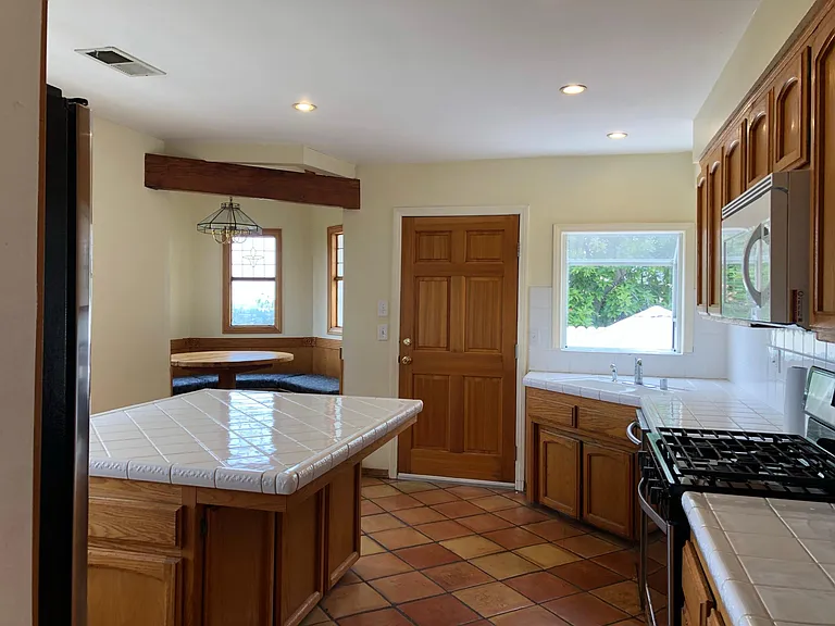 102 Santa Cruz Way — Photo 14