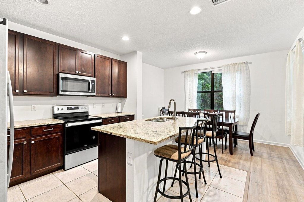 269 NW 36th Avenue, photo 6