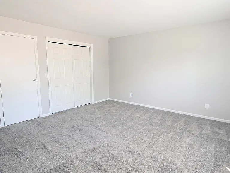 601 Hermitage Ct — Photo 37