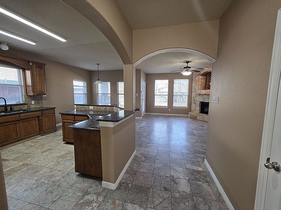 5th image of 1522 Avenue E