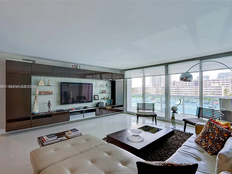 100 Bayview Dr #428 — Photo 5