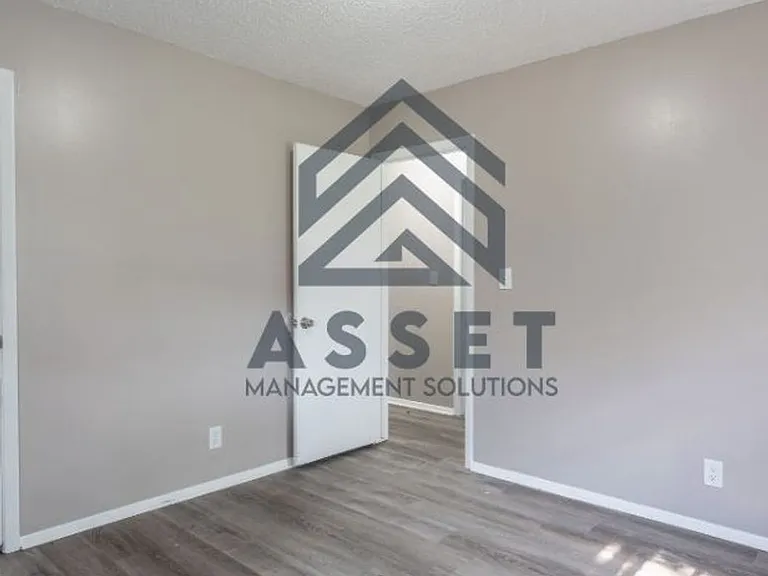 6307 S Owasso Ave — Photo 11