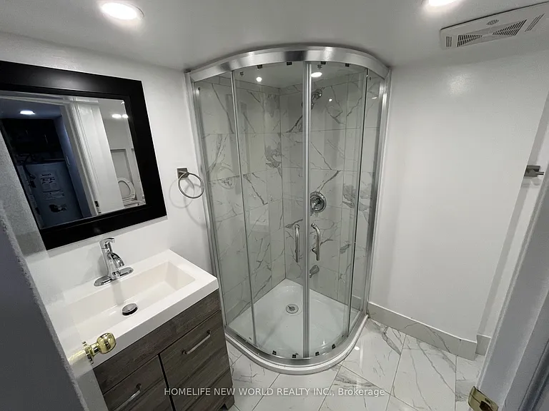 19 Britannia Ave — Photo 5