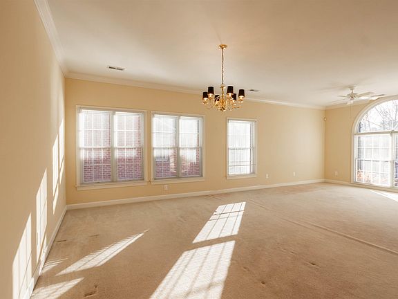 5th image of 213 Windstone Ct