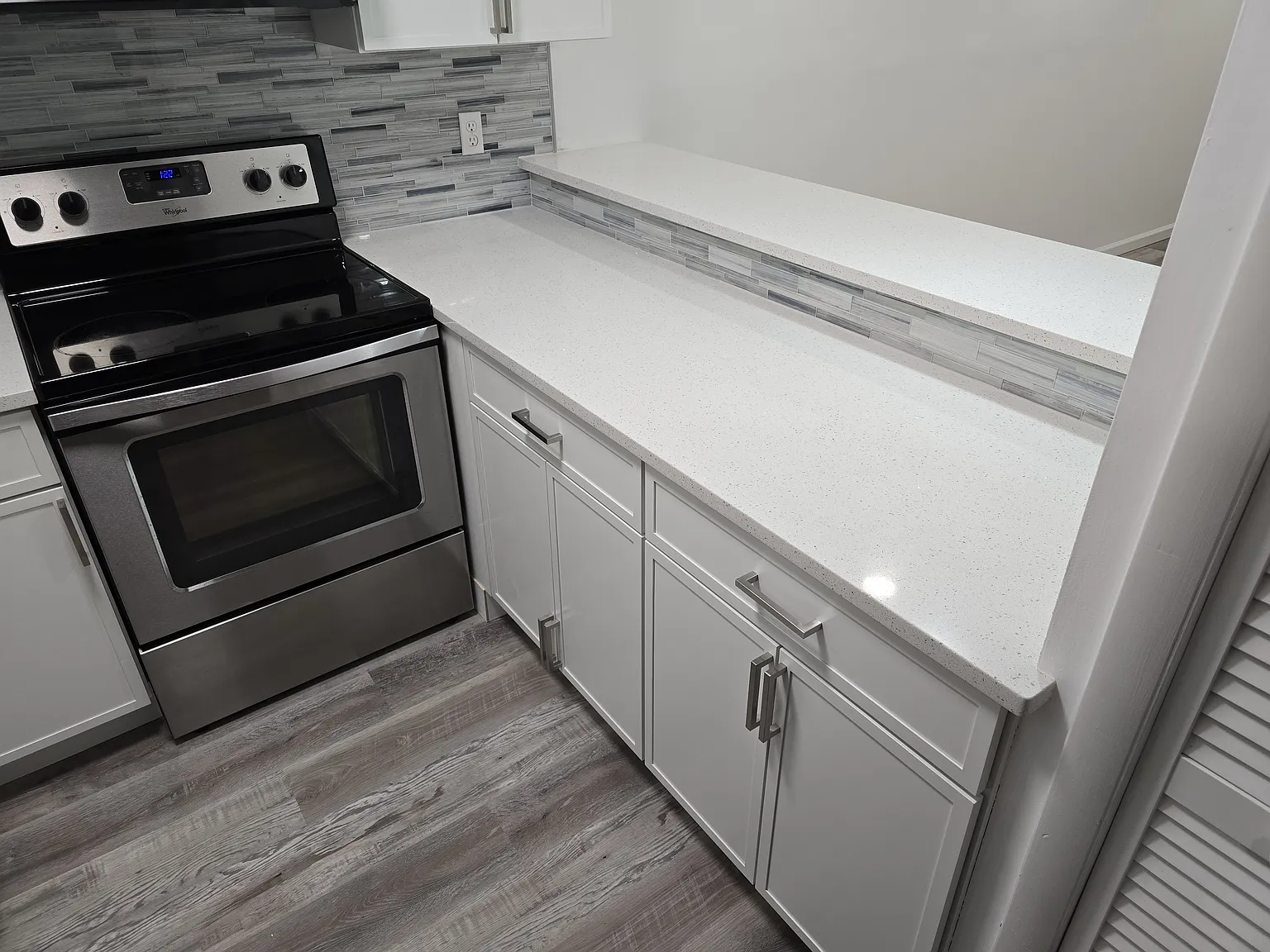 19 Plauderville Ave — Photo 4
