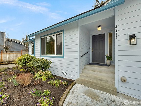 2nd image of 4214 NE 2nd Street