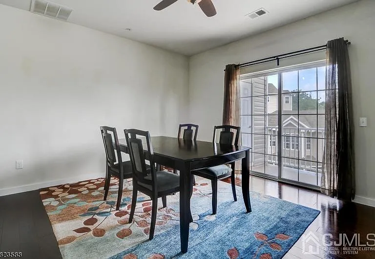 331 Pond Ln — Photo 11