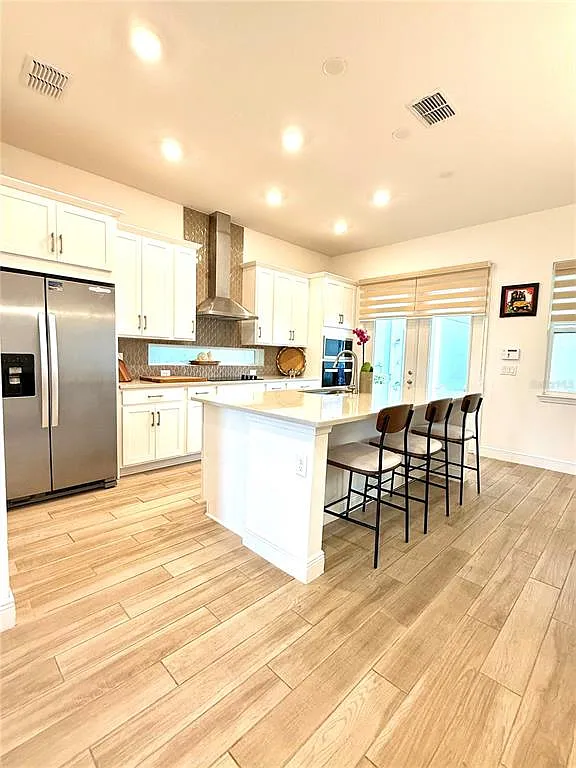 3 bed, 2.5 bath, 1987 sqft, $3,400 — Photo 3