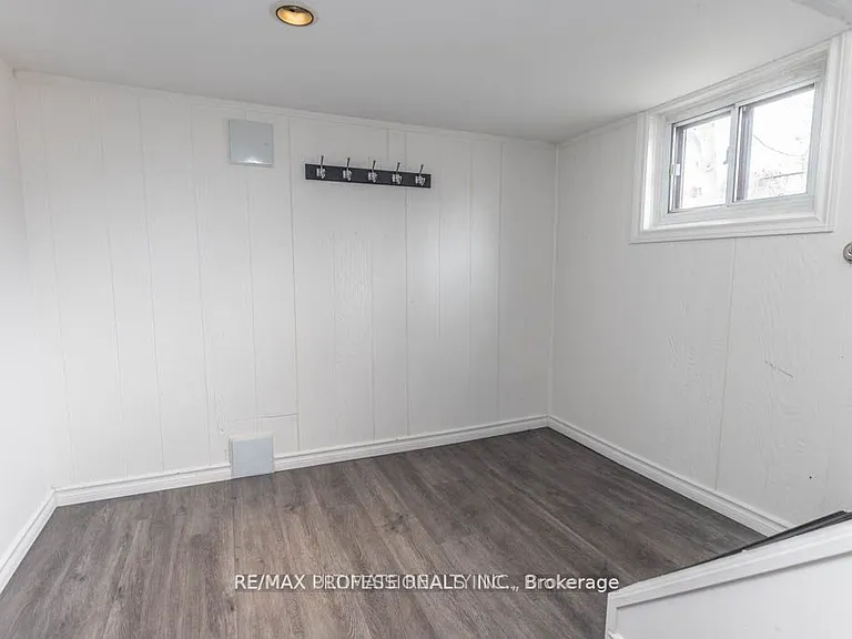 41 33rd St — Photo 20