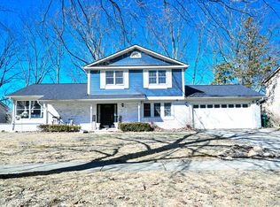 433 Dutch Mill Dr, Flushing, MI 48433