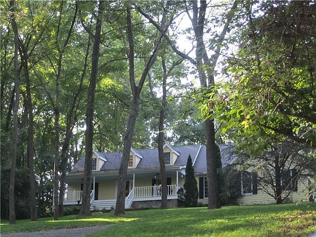 12 Hill Crest Drive