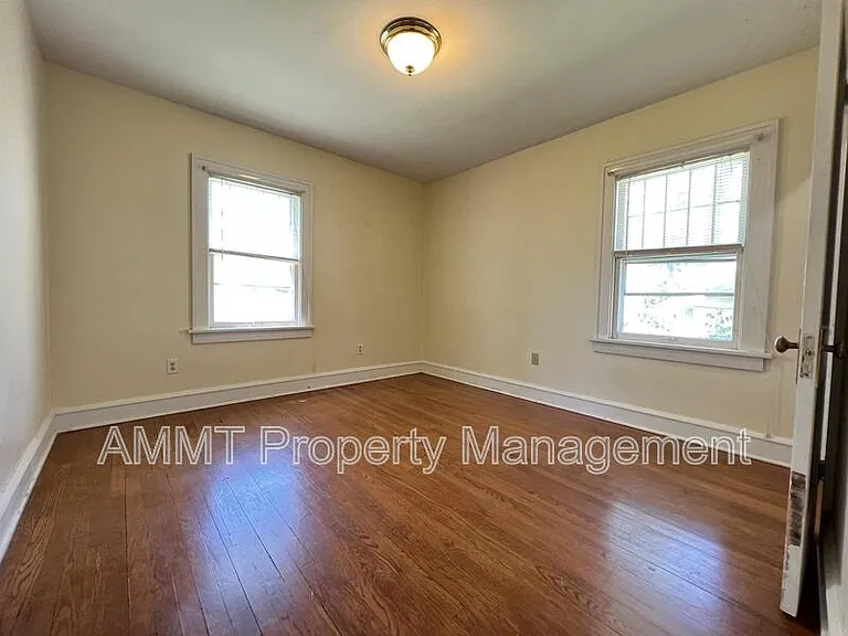 421 19th St NE — Photo 31