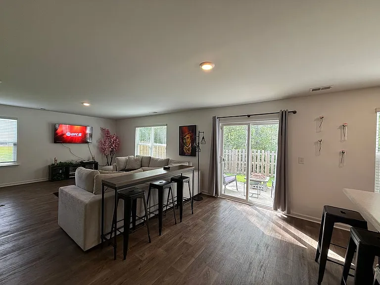 386 High Ridge Ct — Photo 6