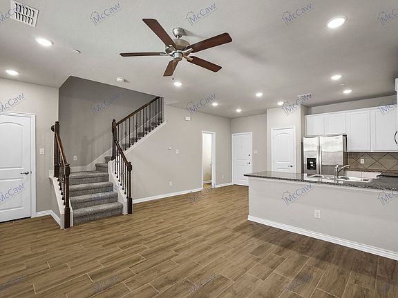 4th image of 2904 Mare Dr Building 27
