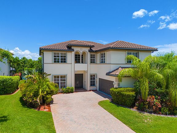 2nd image of 1835 SW Newport Isles Boulevard