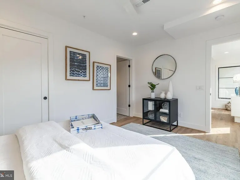 1844 3rd St NW #203 — Photo 8