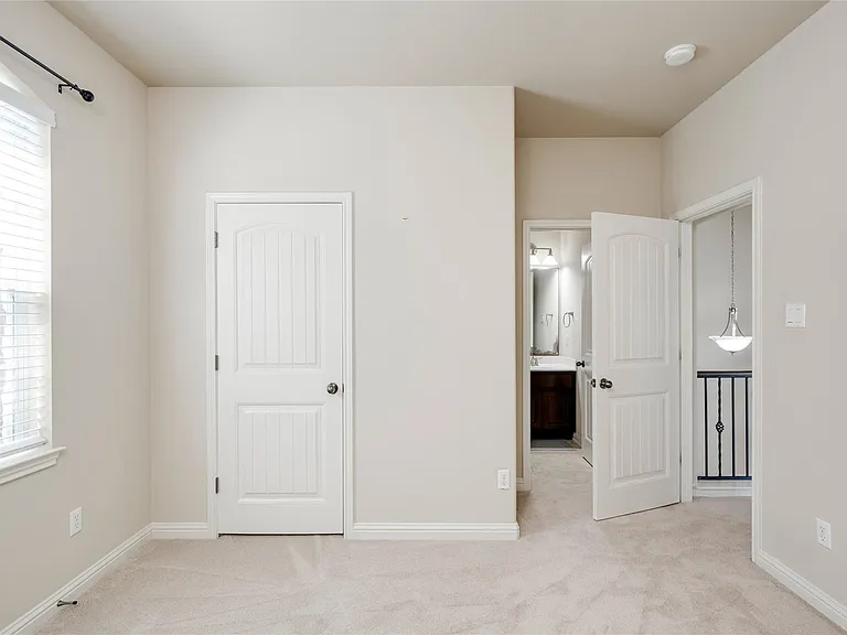 4211 Oldenburg Ln — Photo 11