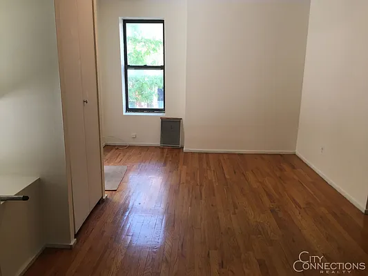 Rented by City Connections Realty | media 26