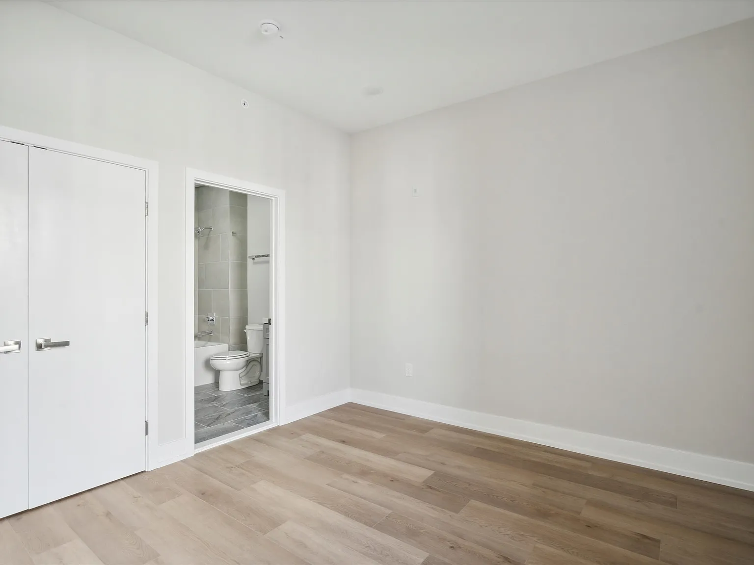 2 bed, 800 sqft, $1,750 — Photo 2