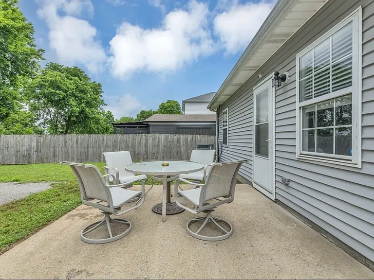 519 Snyder Ave — Photo 18