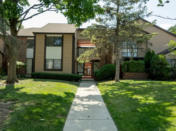8619 N Servite Dr, Milwaukee, WI 53223