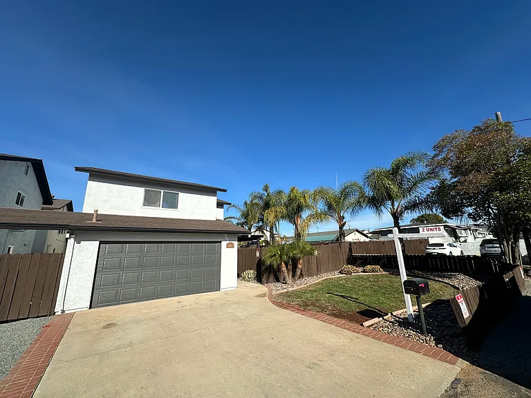 1118 Persimmon Ave — Photo 1