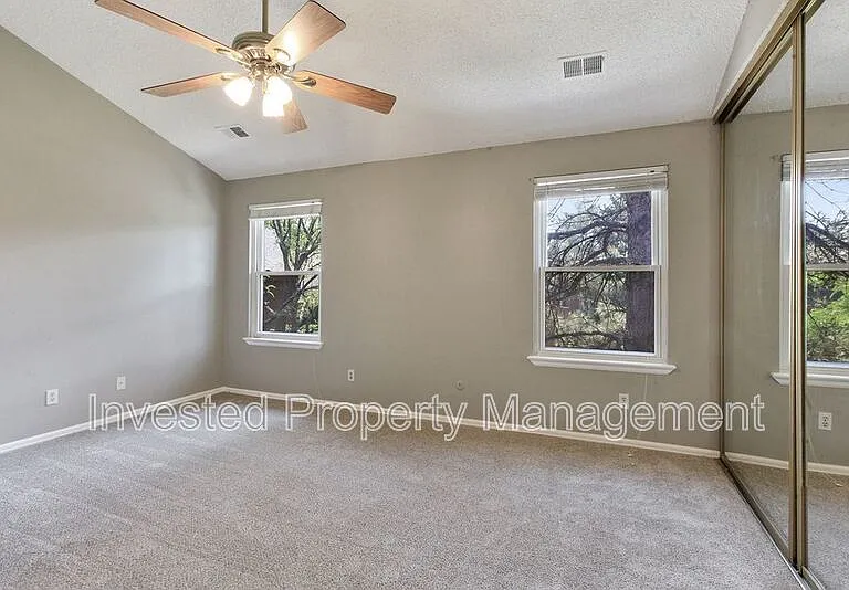 6453 S Havana St #B — Photo 11