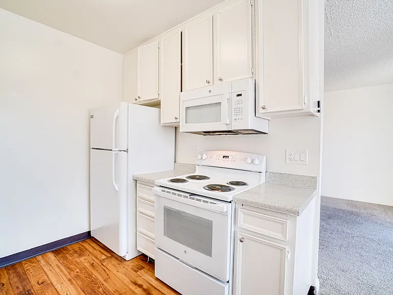 River Trail Apartments — Photo 17