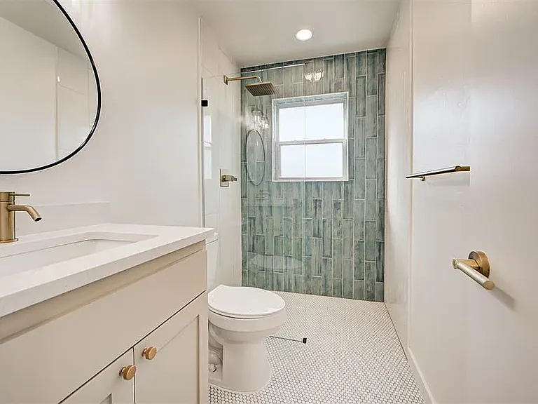 1605 S Broadway Ave — Photo 5