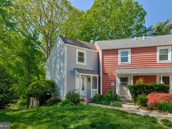 2102 Whisperwood Glen Ln, Reston, VA 20191