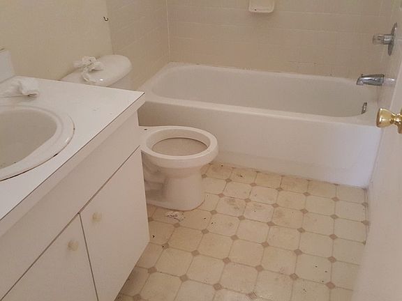 4th image of 6701 N 22nd St