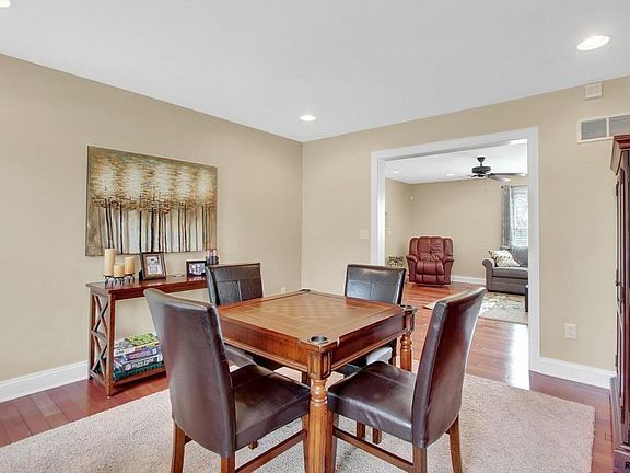 5th image of 2810 Bradley Ave