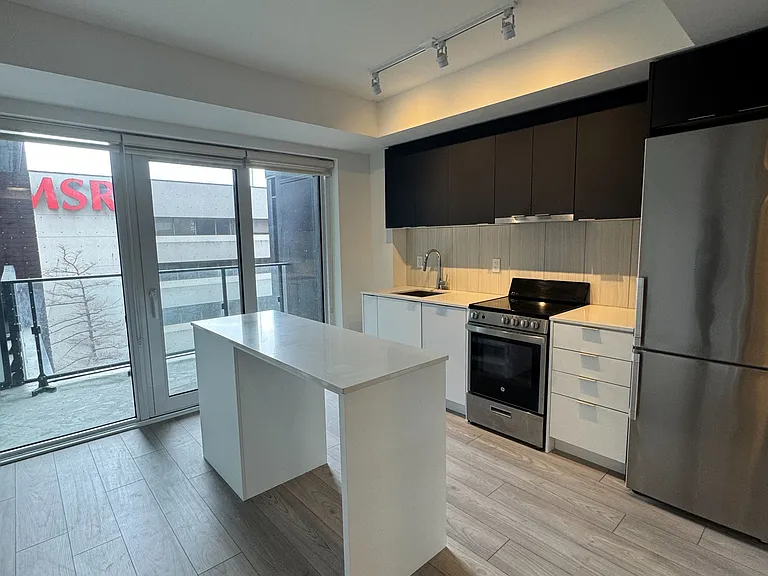 8 Tippett Rd #413 — Photo 7