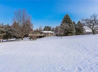 6335 Bortle Rd, Victor, NY 14564