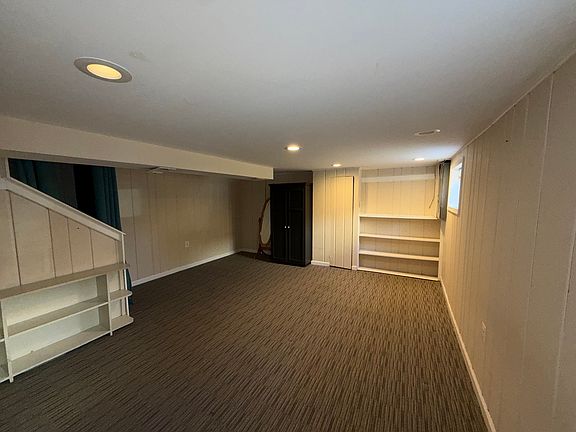 5th image of 5831 Mount Vernon Dr #Basement