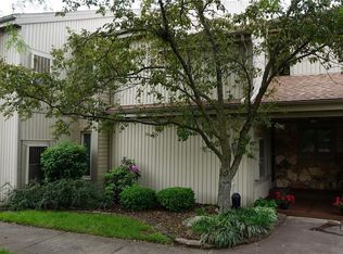 2631 Jackie Ln #4, Westlake, OH 44145