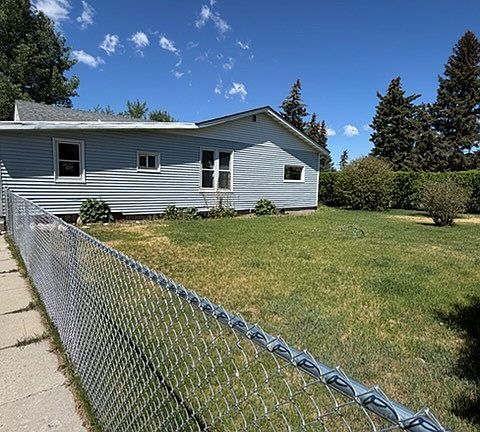 3rd image of 2420 Harvard Ave