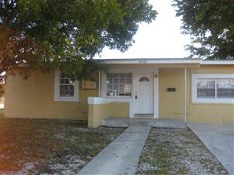 1st image of 900 NW 13th St