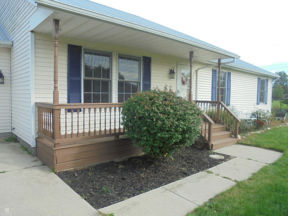 2nd image of 794 Cove Rd