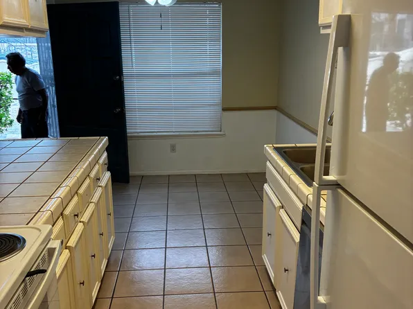 6700 Escondido Dr, El Paso, TX 79912