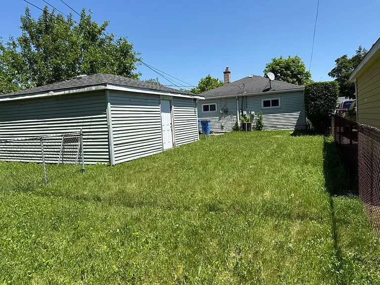 4810 Campbell St — Photo 16