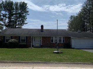 1704 Clarion Dr, Williamsport, PA 17701