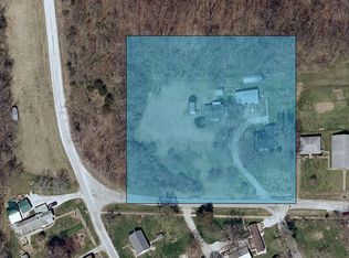 206 7th St W, Browning, IL 62624