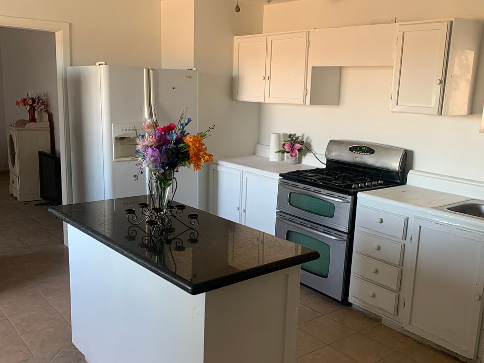 1st image of 638 E Avenue G
