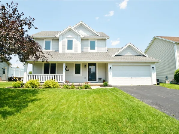 5762 Oatfield Dr, Farmington, NY 14425