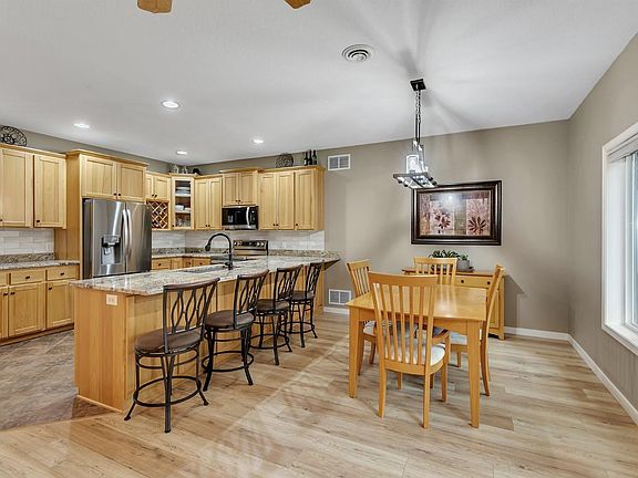 5th image of 6536 Kenwood Rd