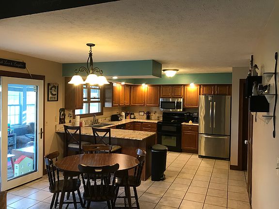 4th image of 810 Mulberry Ct