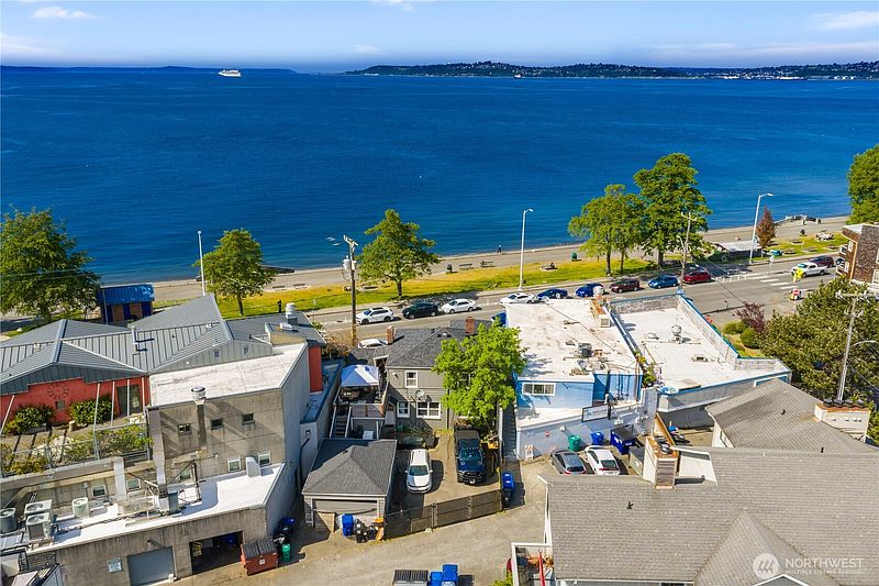 5th image of 2810 Alki Avenue SW