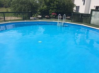 213 W Windy Oak Dr, Hebron, IN 46341