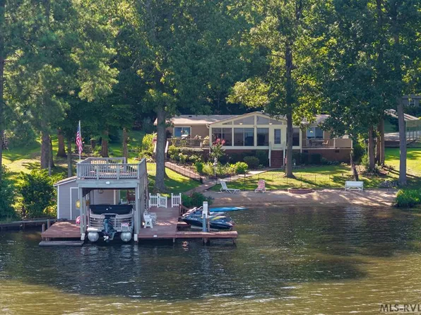 156 E Cove Dr, Macon, NC 27551